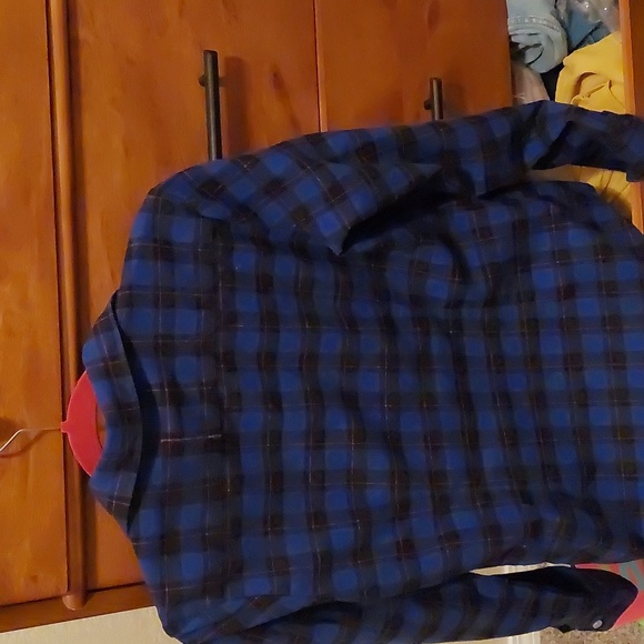 Flannel top - Picture 3 of 4